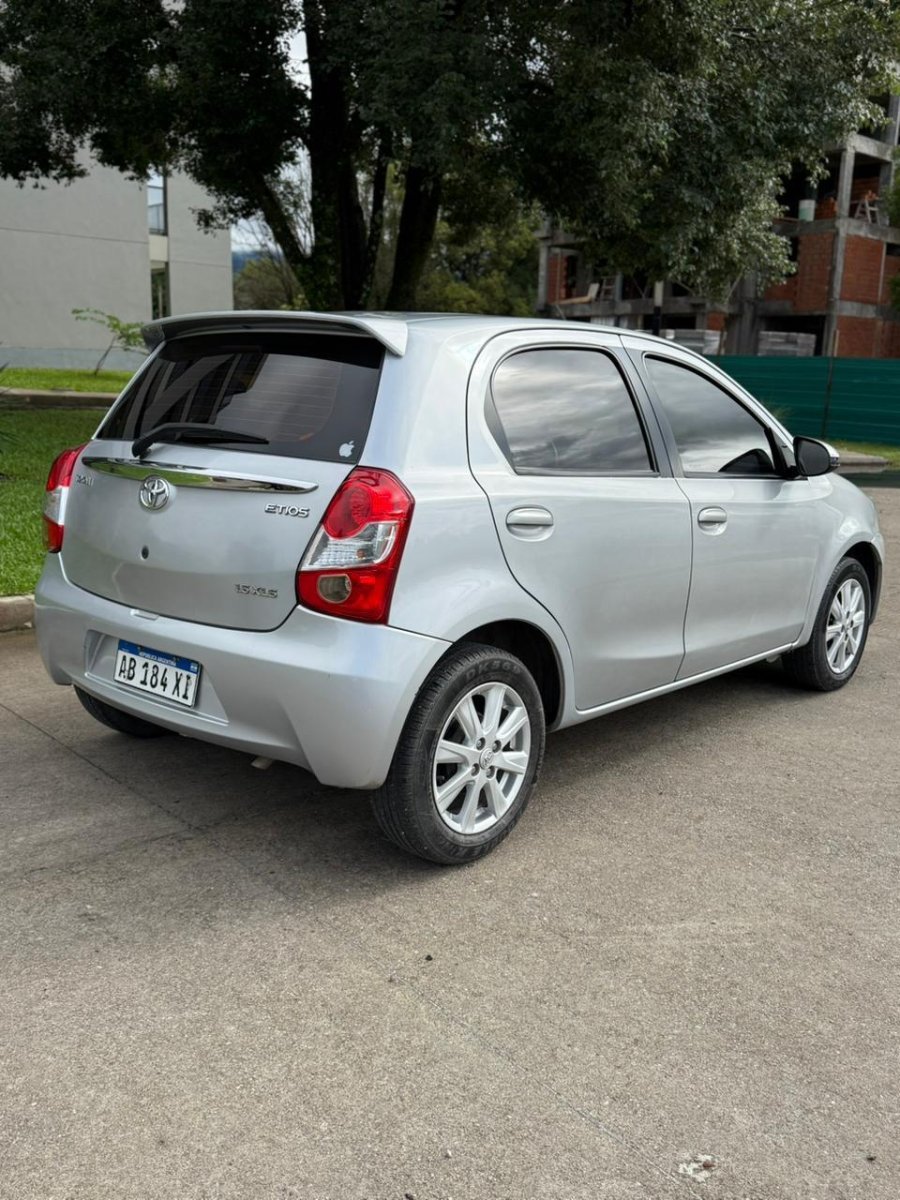 🚗 TOYOTA ETIOS XLS 2017 – EXCELENTE ESTADO 🚗