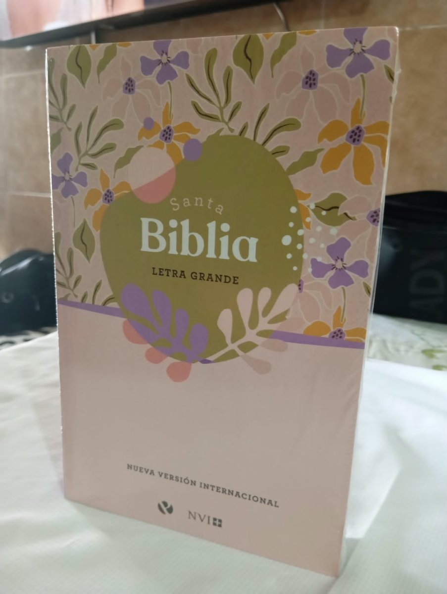 🌸 Santa Biblia NVI – Letra Grande